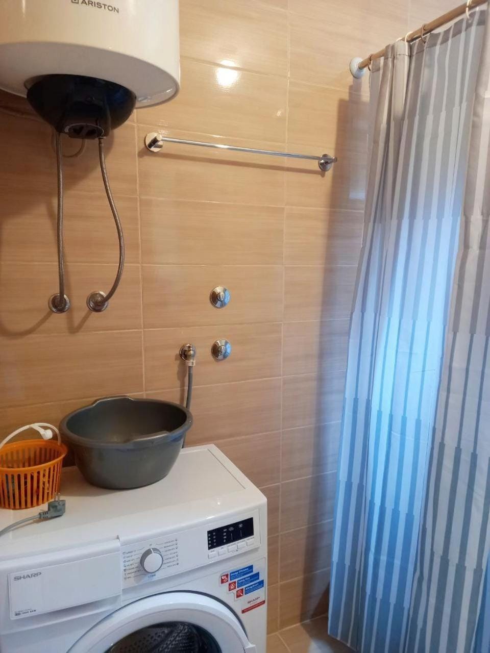 Bathroom, washing machine