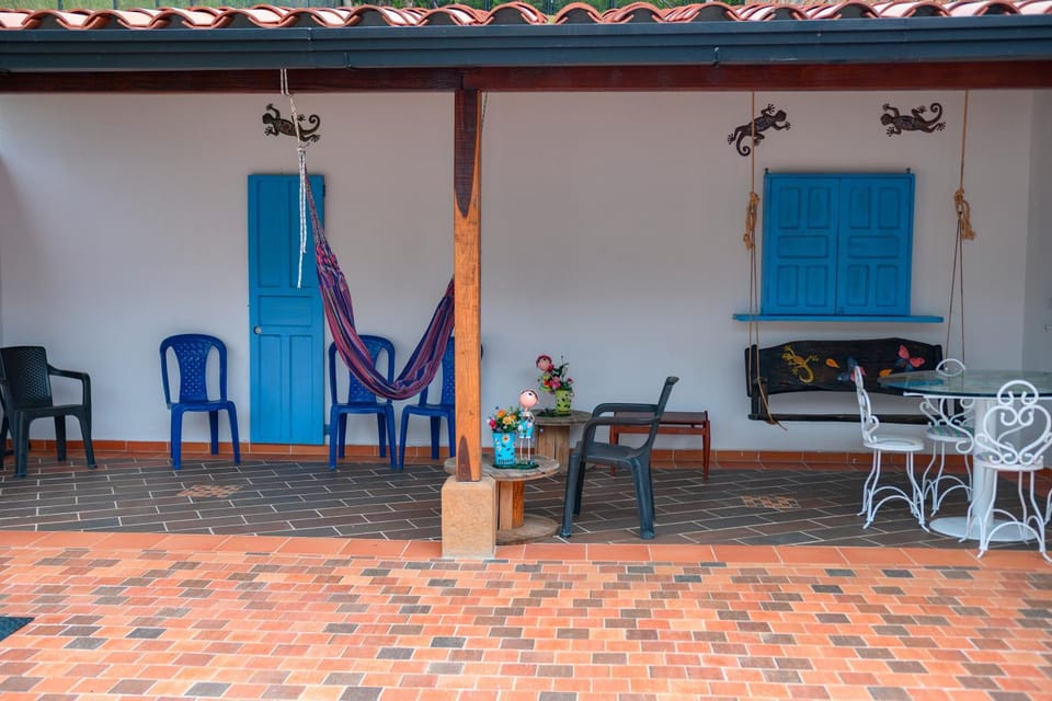 Day, Dining area