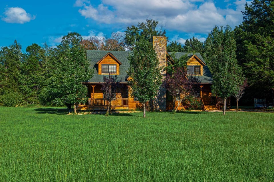 Pet-Friendly Jefferson Home Near Lake O’ the Pines House in Lake O the Pines