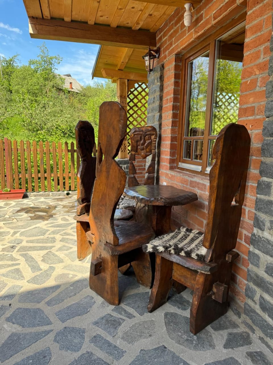 Hanu lu’ Vasile Bed and Breakfast in Romania