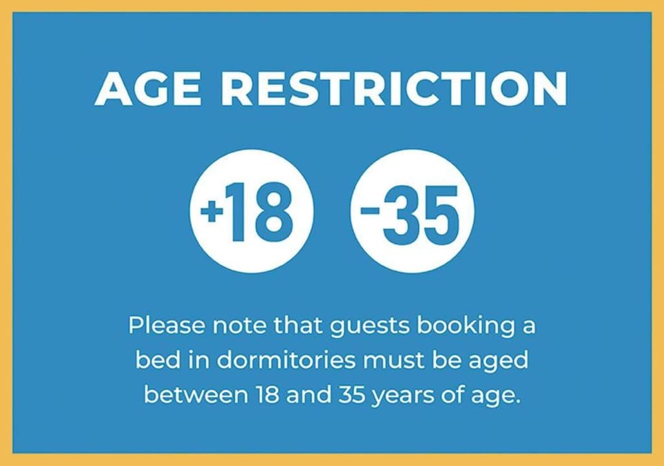 Hostel Castello Maggiore Bed and Breakfast in Rome