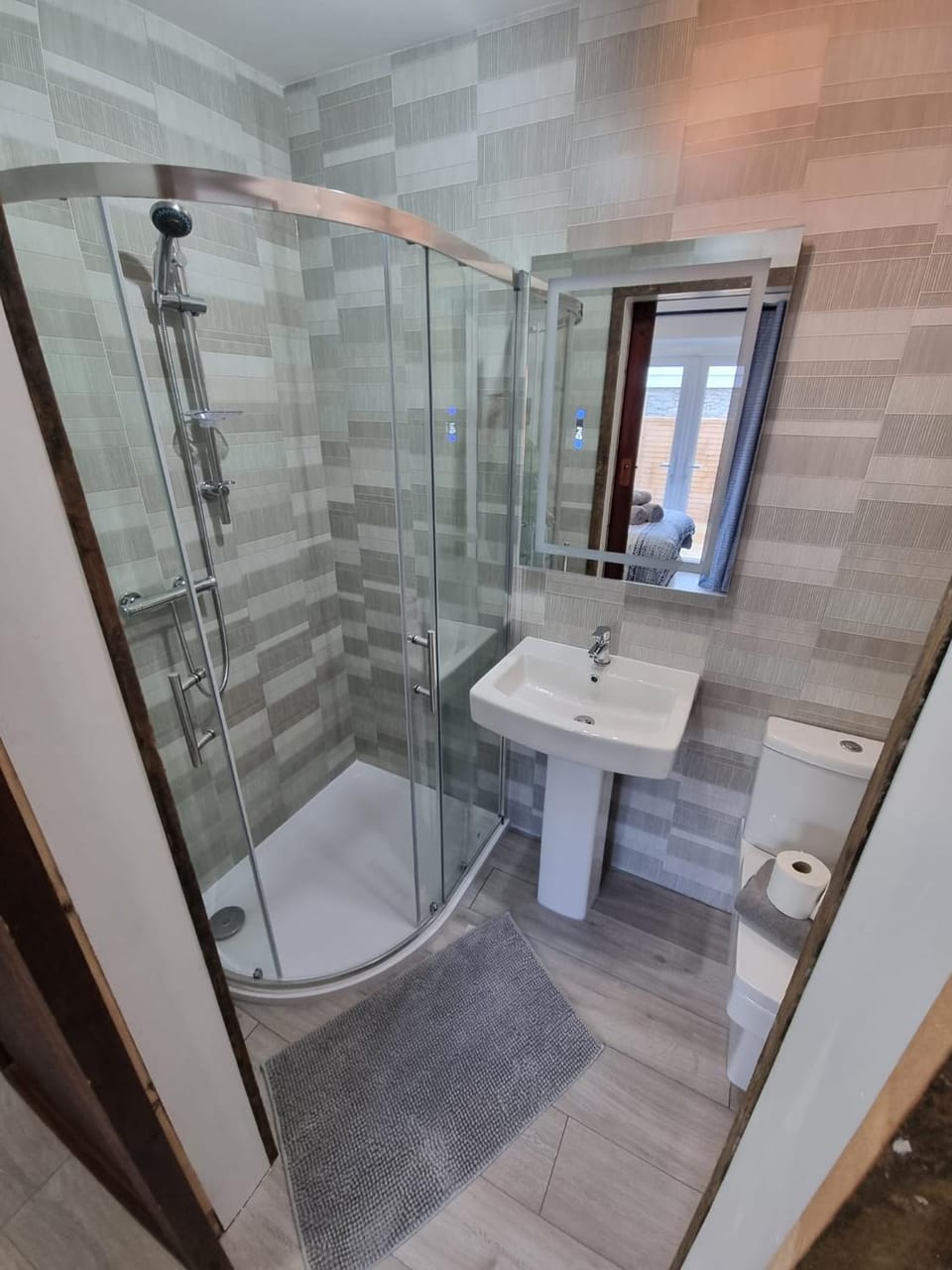 Shower, Toilet, Bathroom