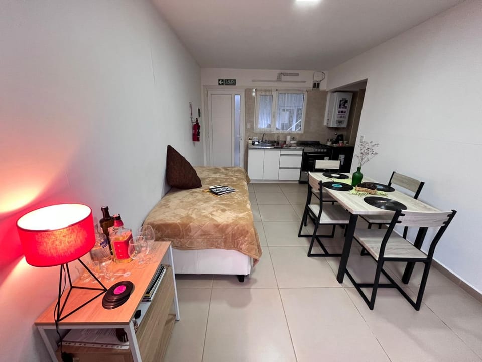 Bed, Night, Kitchen or kitchenette, Photo of the whole room, Dining area, Drinks, heating, internet, kitchen