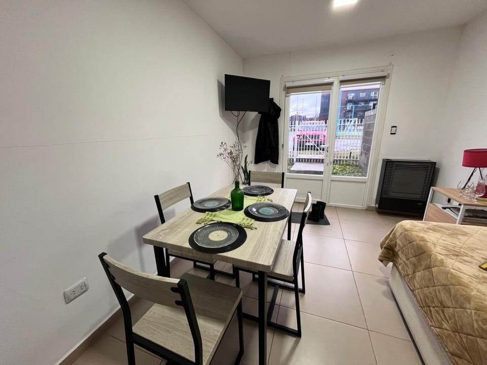 Facade/entrance, Bed, TV and multimedia, Seating area, Dining area, Drinks, heating, internet