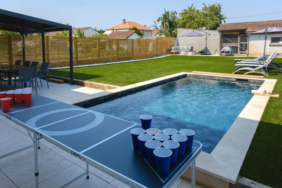 Pool view, Swimming pool