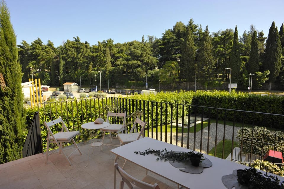 Garden, View (from property/room), Balcony/Terrace, Dining area, Garden view