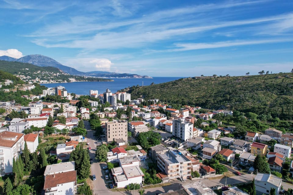 Neighbourhood, City view, Sea view, Street view
