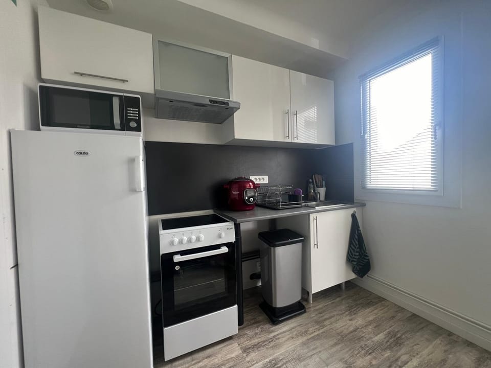 Coffee/tea facilities, Kitchen or kitchenette, microwave, oven, pet friendly, stove, toaster
