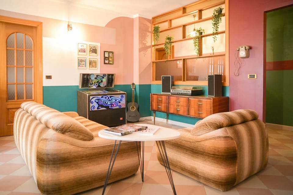 Communal lounge/ TV room, Living room, Seating area