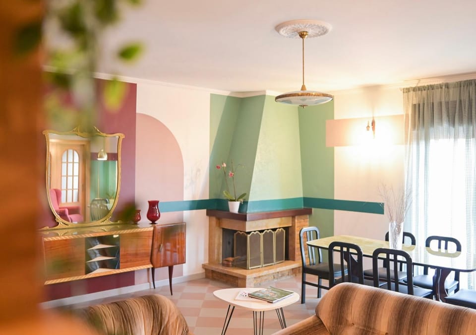 Living room, Seating area