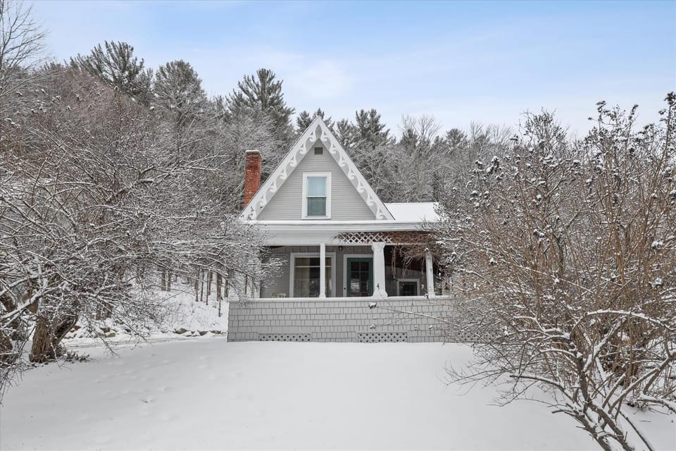 Cozy Villager House in Stowe