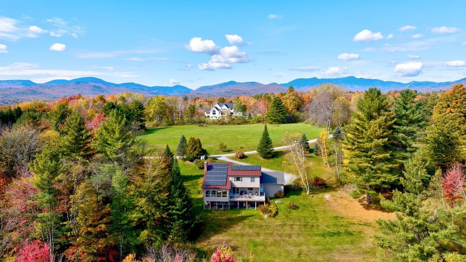 Pinnacle Lookout House in Stowe