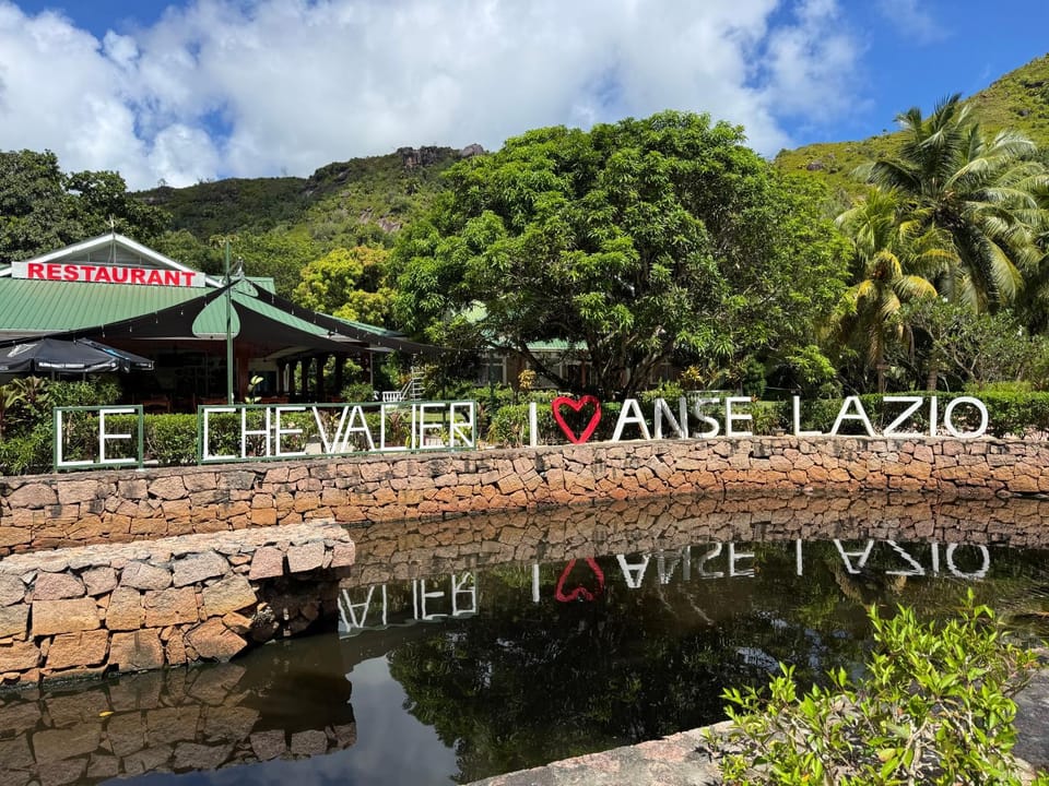 Le Chevalier Bay Guesthouse Bed and Breakfast in Africa