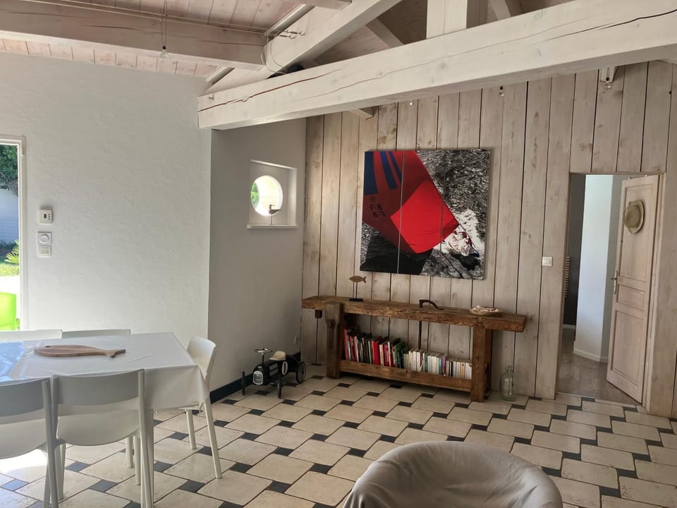 Très belle villa, 4 chambres, piscine et jacuzzi Villa in Rivedoux-Plage