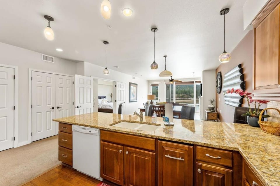 Day, Kitchen or kitchenette, Living room, Dining area, furniture, air conditioner