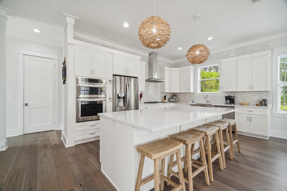 Coffee/tea facilities, Decorative detail, Dining area, minibar, pet friendly, stove, toaster, kitchen