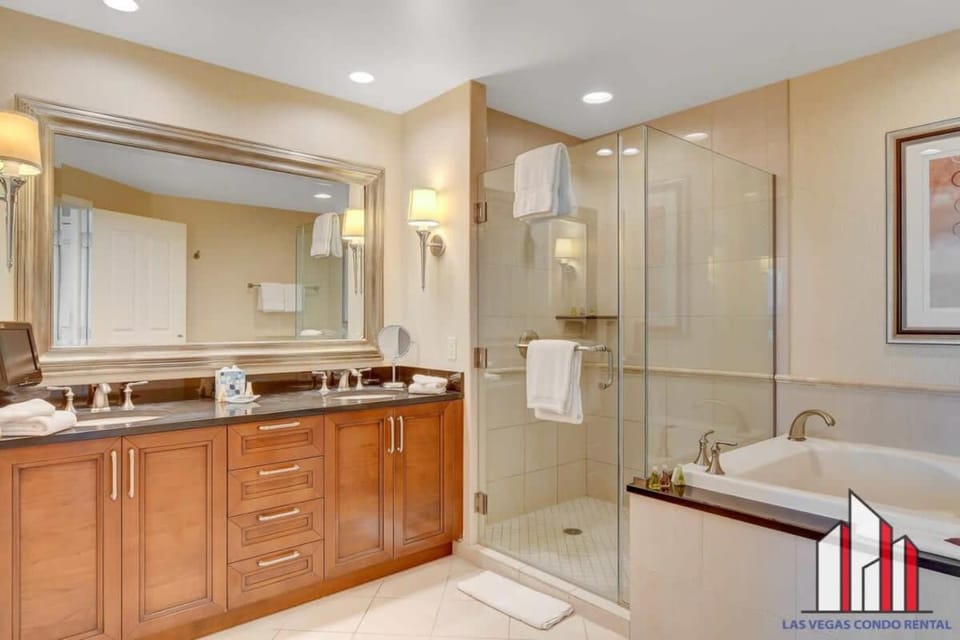 MGM Signature-17-606 Jacuzzi Studio House in Las Vegas Strip