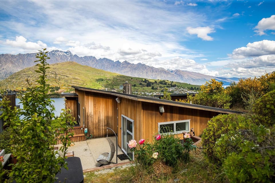 Property building, Garden, Garden view, Mountain view