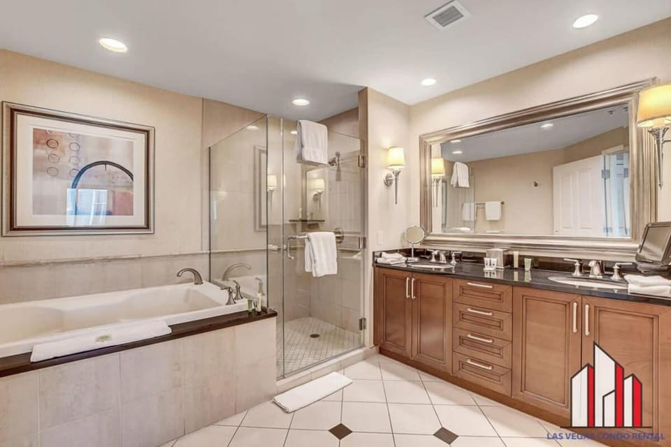 MGM Signature-21-609 Strip View Jacuzzi Studio House in Las Vegas Strip
