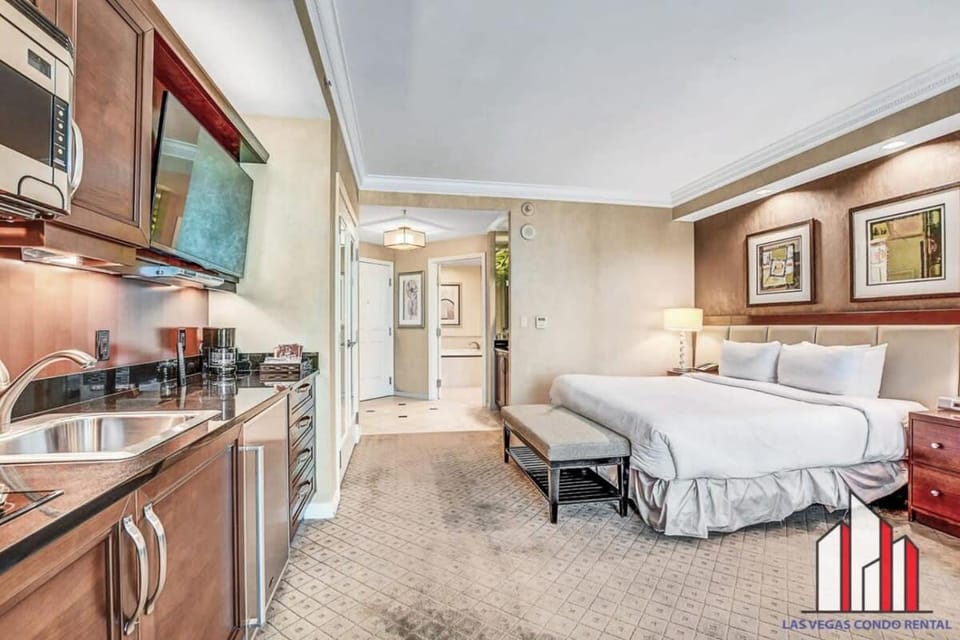 MGM Signature-21-609 Strip View Jacuzzi Studio House in Las Vegas Strip