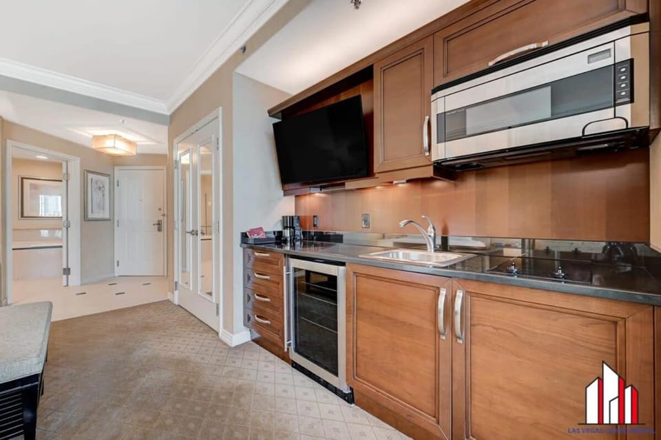 MGM Signature-15-611 Strip View Jacuzzi Studio House in Las Vegas Strip