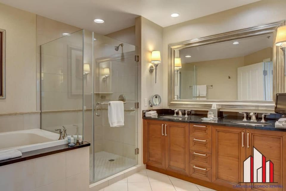 MGM Signature-24-709 Strip View Jacuzzi Studio House in Las Vegas Strip