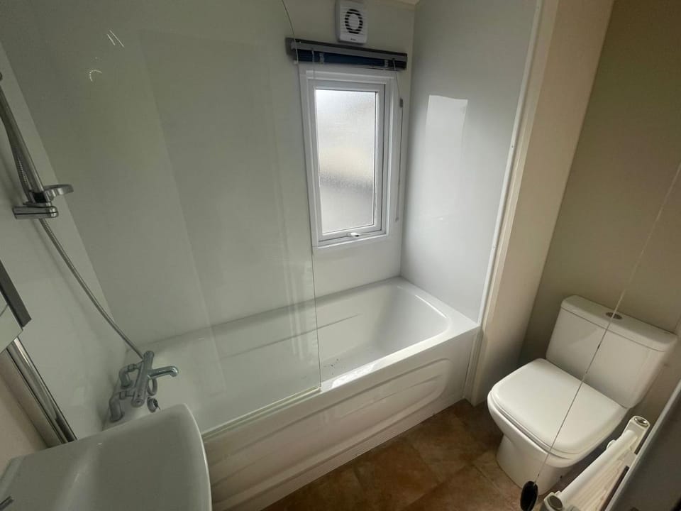 Shower, Toilet, Bathroom, Bath