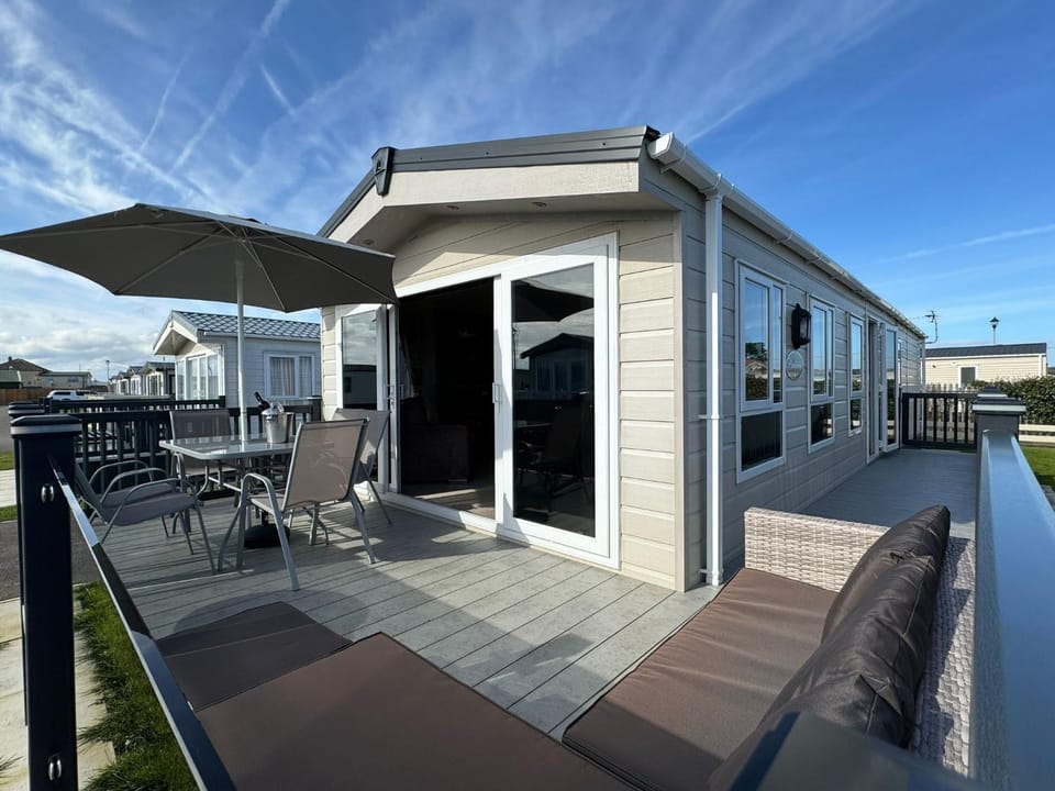 Property building, Patio, Seating area