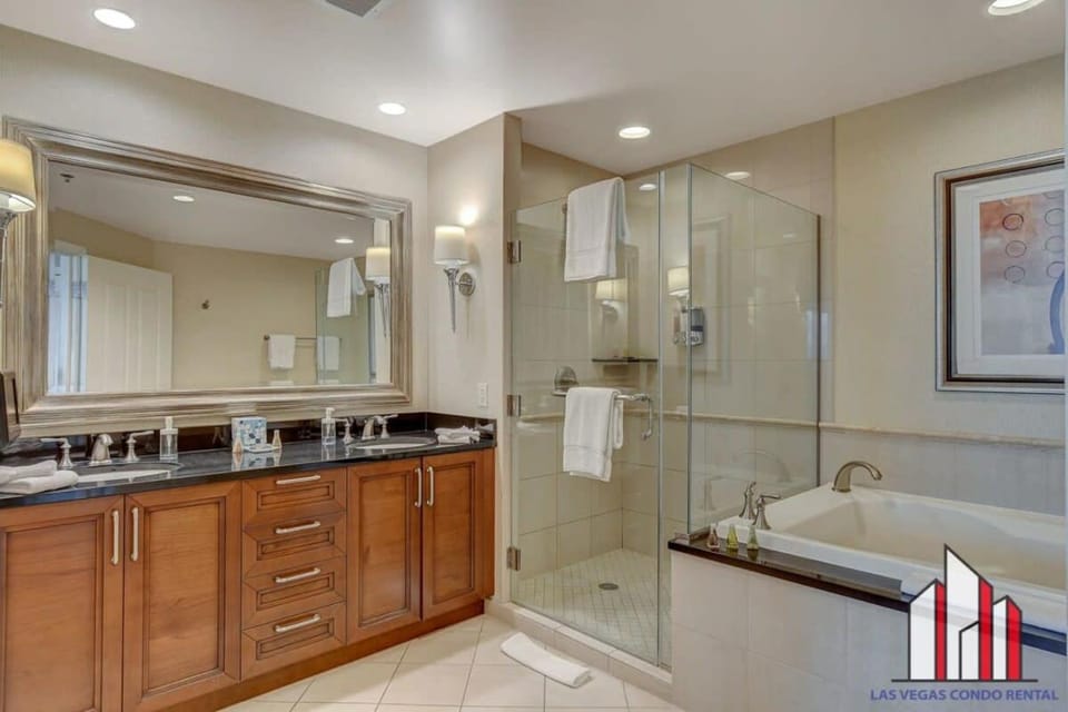 MGM Signature-28-618 Jacuzzi Studio House in Las Vegas Strip