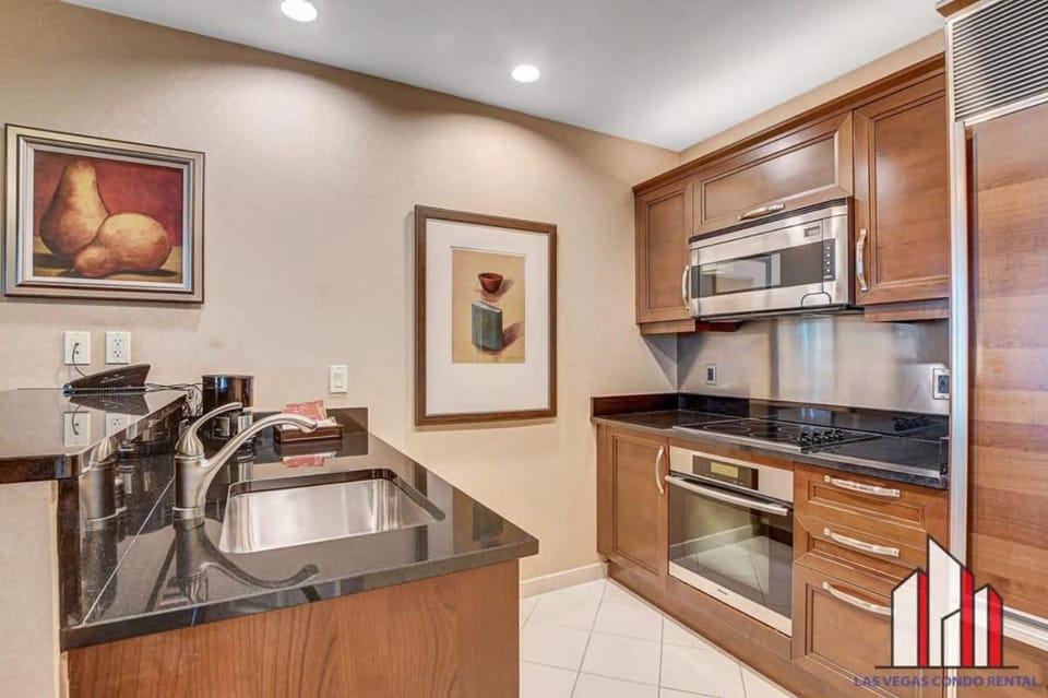 MGM Signature-28-814 1Br 2Ba F1 Pits View Balcony House in Las Vegas Strip