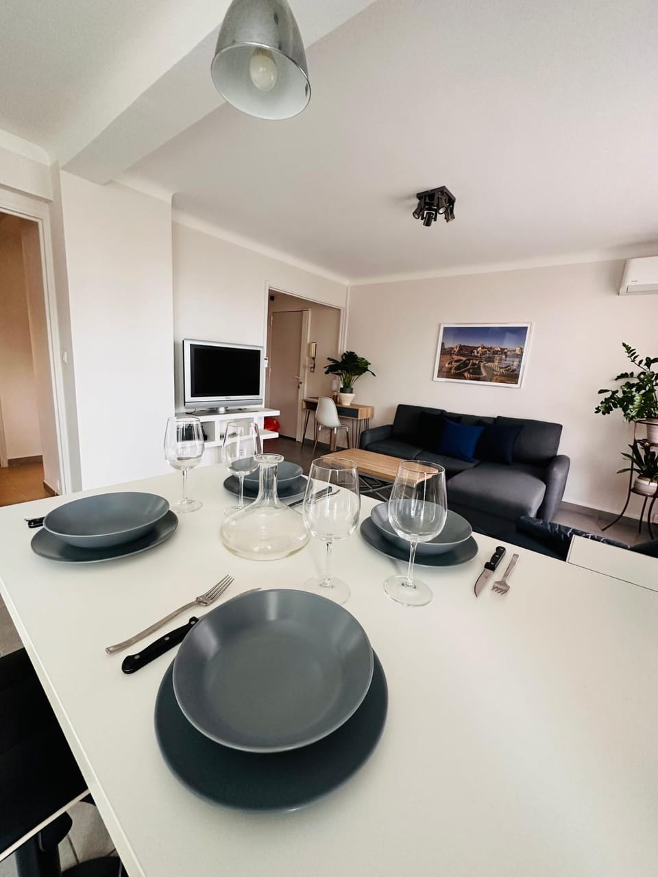 Communal lounge/ TV room, TV and multimedia, Kitchen or kitchenette, Living room, Seating area, Dining area