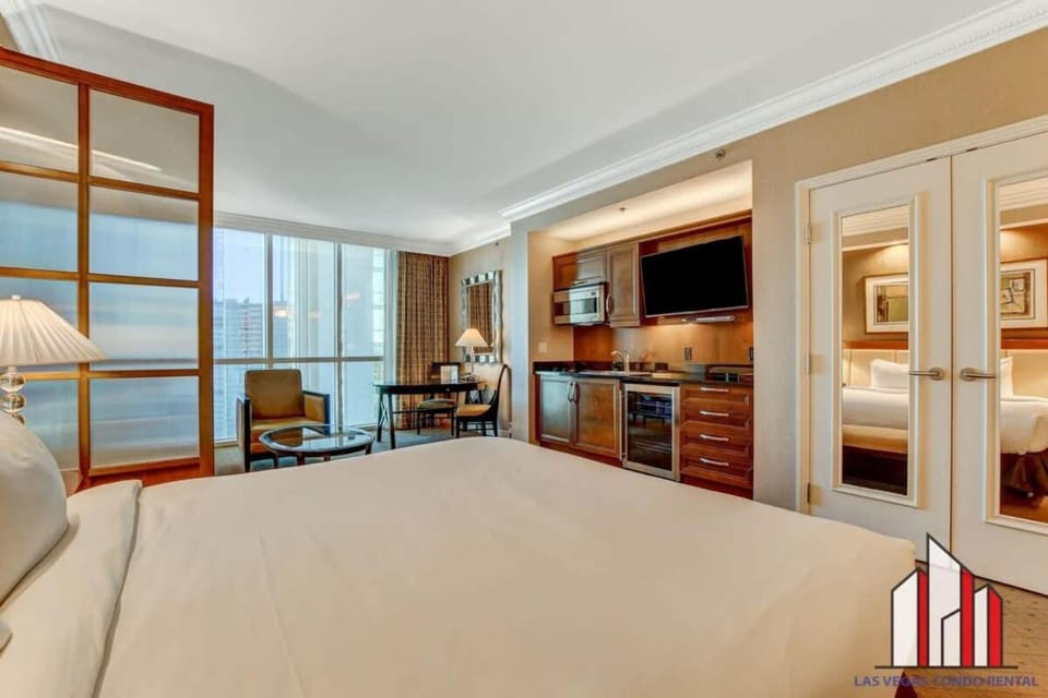 MGM Signature-23-719 Strip View Jacuzzi Studio House in Las Vegas Strip