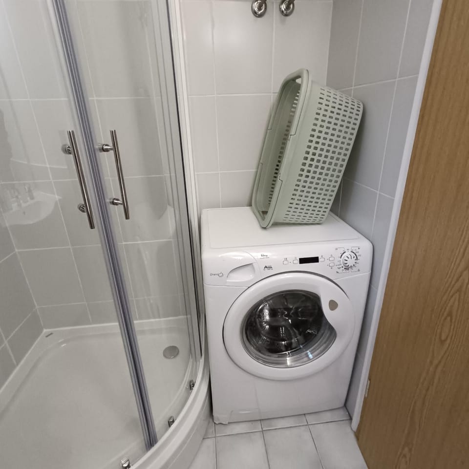 Shower, Bathroom, washing machine