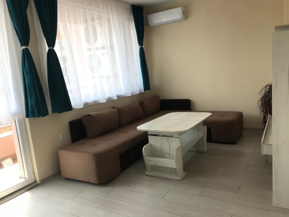 Living room, air conditioner