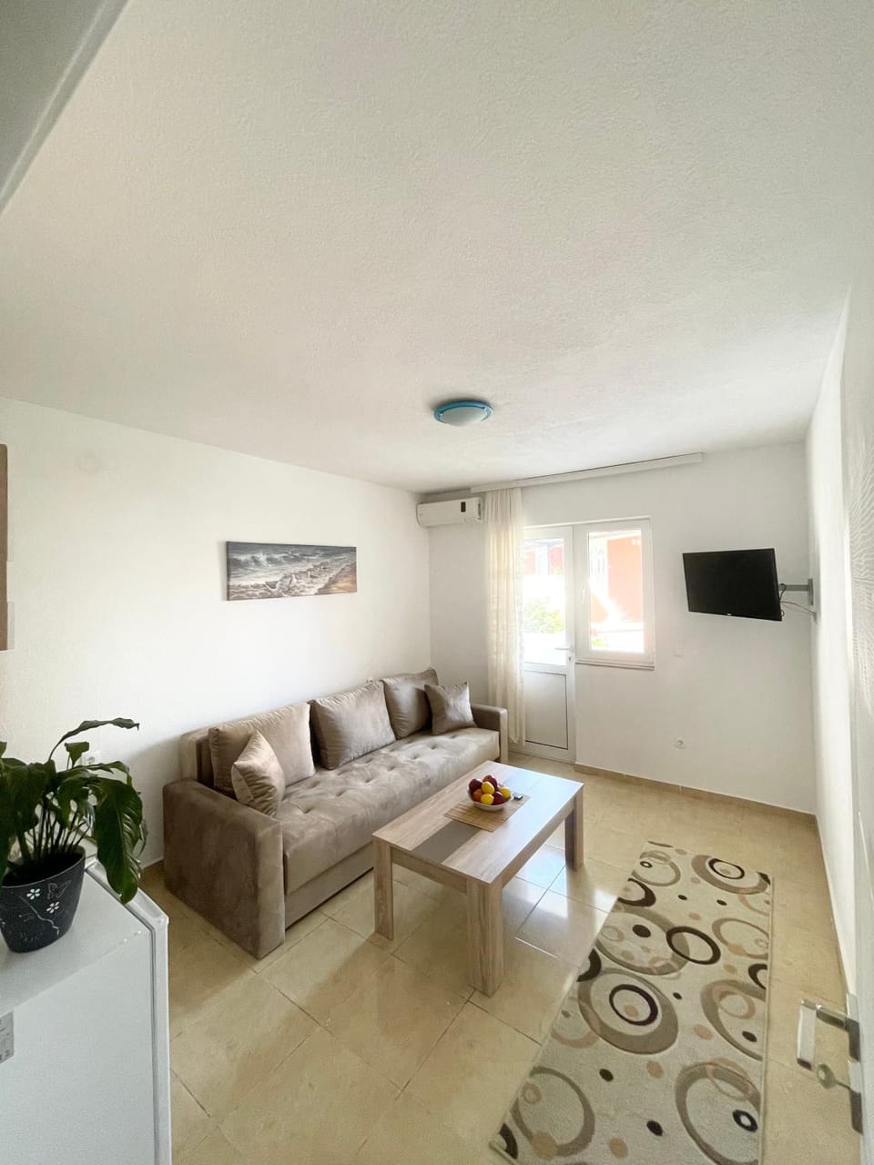 Communal lounge/ TV room, TV and multimedia, Living room, Seating area, Evening entertainment