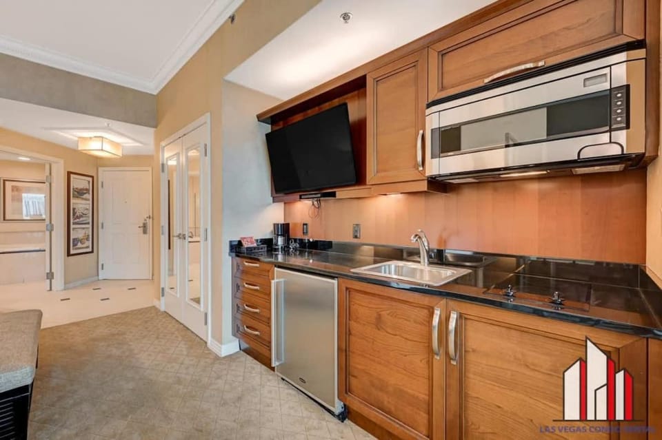 MGM Signature-29-617 Penthouse Studio F1 w Balcony House in Las Vegas Strip