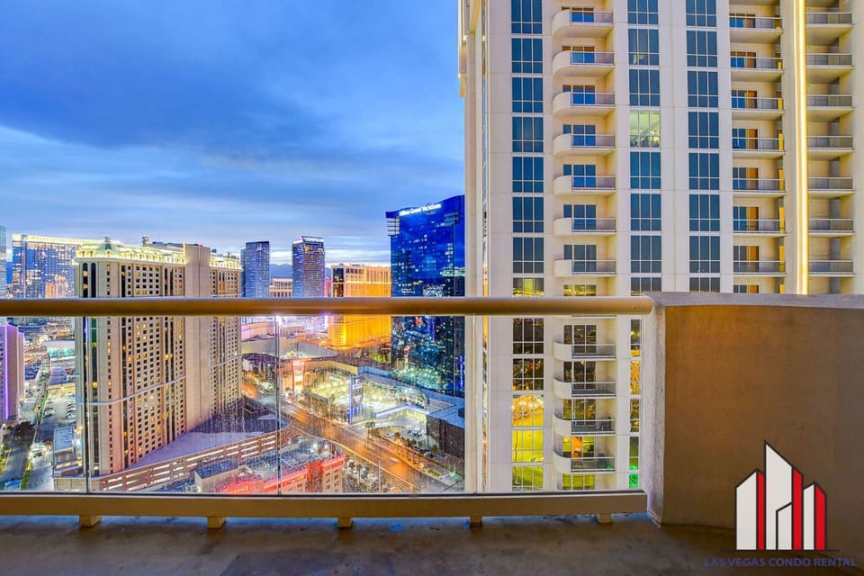 MGM Signature-30-721 1Br2Ba F1 Strip View Balcony House in Las Vegas Strip