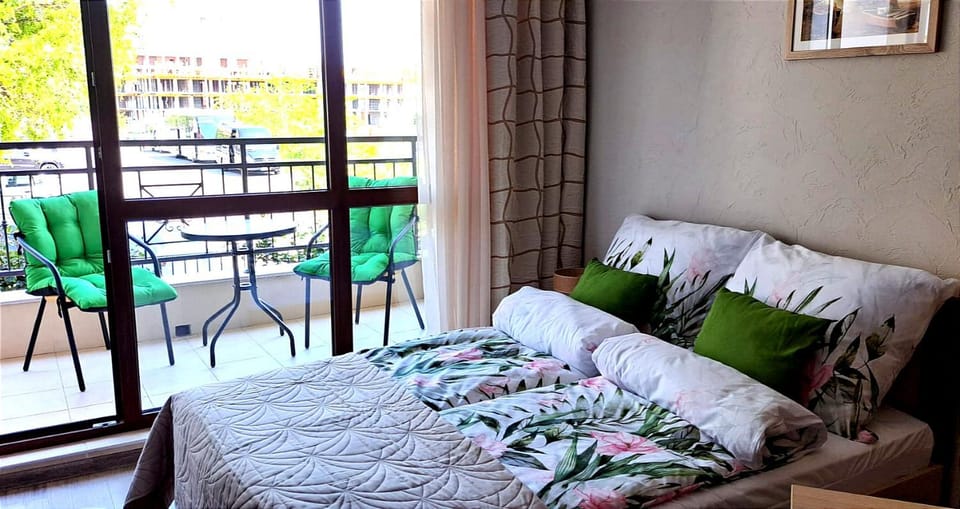 Bed, Balcony/Terrace, Photo of the whole room, Bedroom