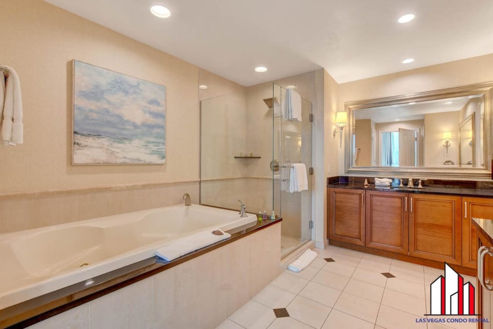 MGM Signature-32-621 1Br2Ba F1 Strip View Balcony House in Las Vegas Strip