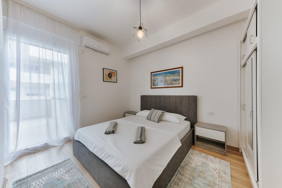 Bed, Bedroom, air conditioner