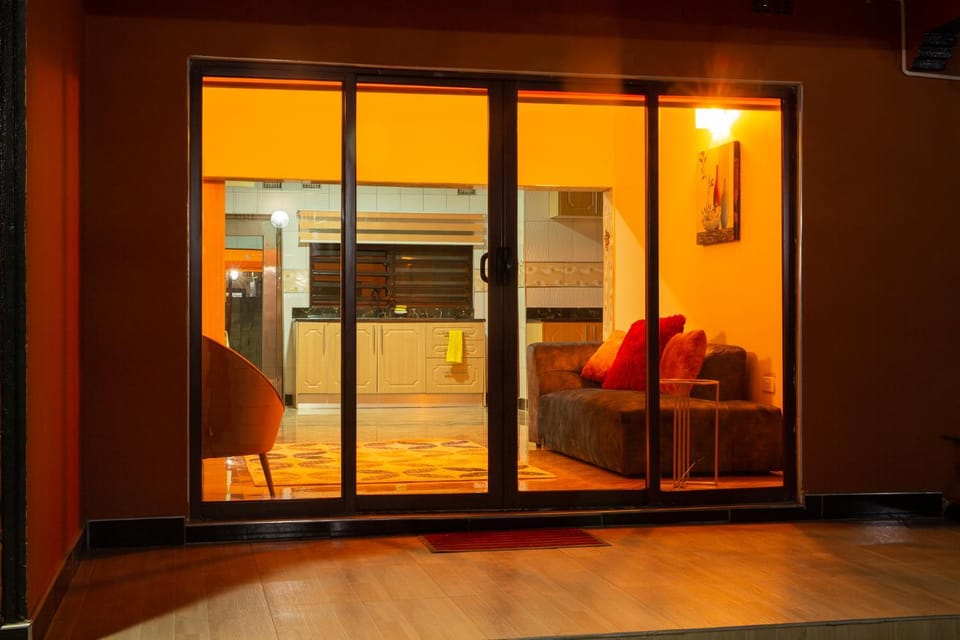 Communal lounge/ TV room, Living room, Seating area
