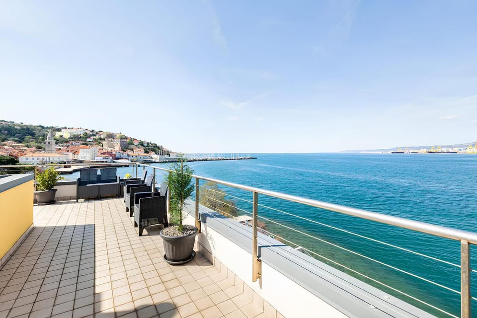 Patio, Sea view