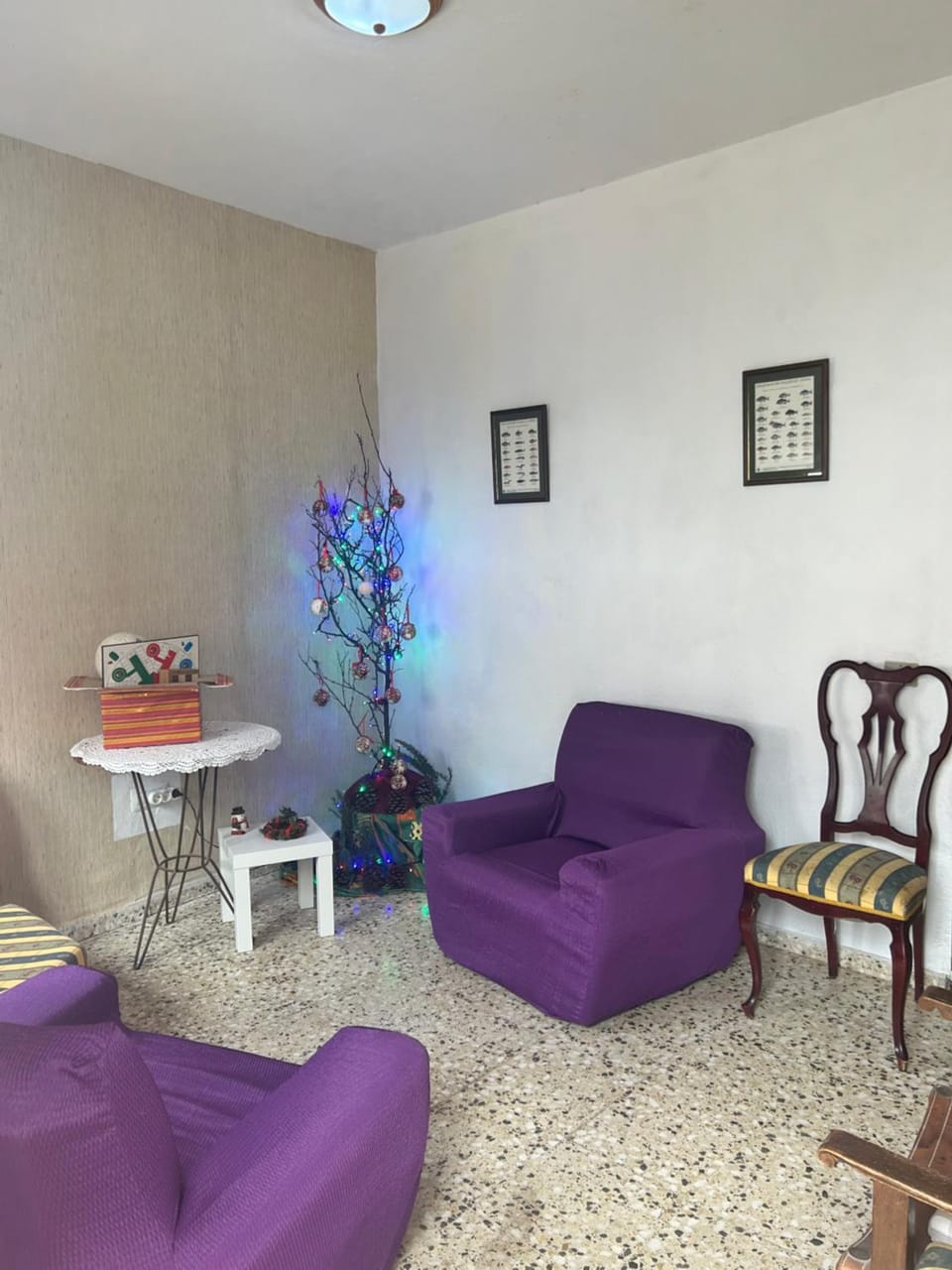 Living room, Seating area
