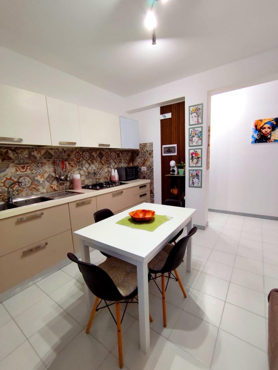 Dining area, oven, stove