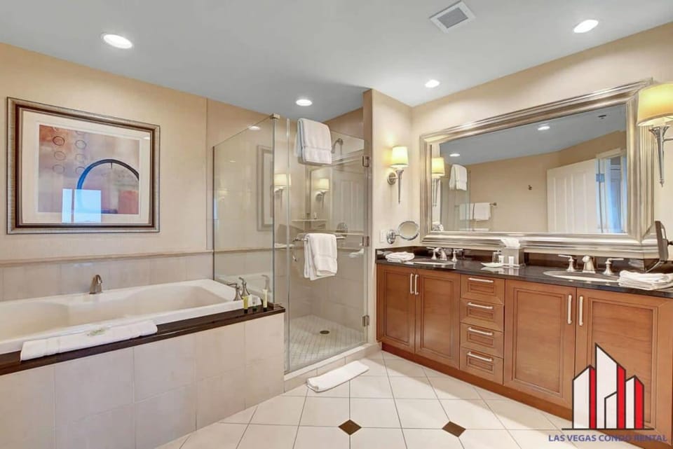 MGM Signature-28-816 Jacuzzi Studio House in Las Vegas Strip