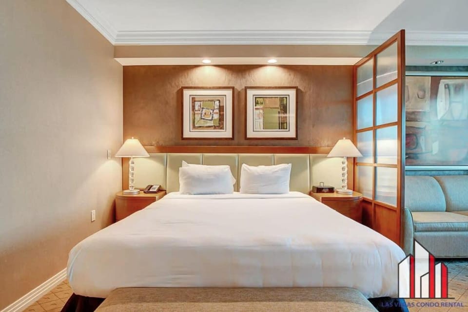 MGM Signature-28-816 Jacuzzi Studio House in Las Vegas Strip