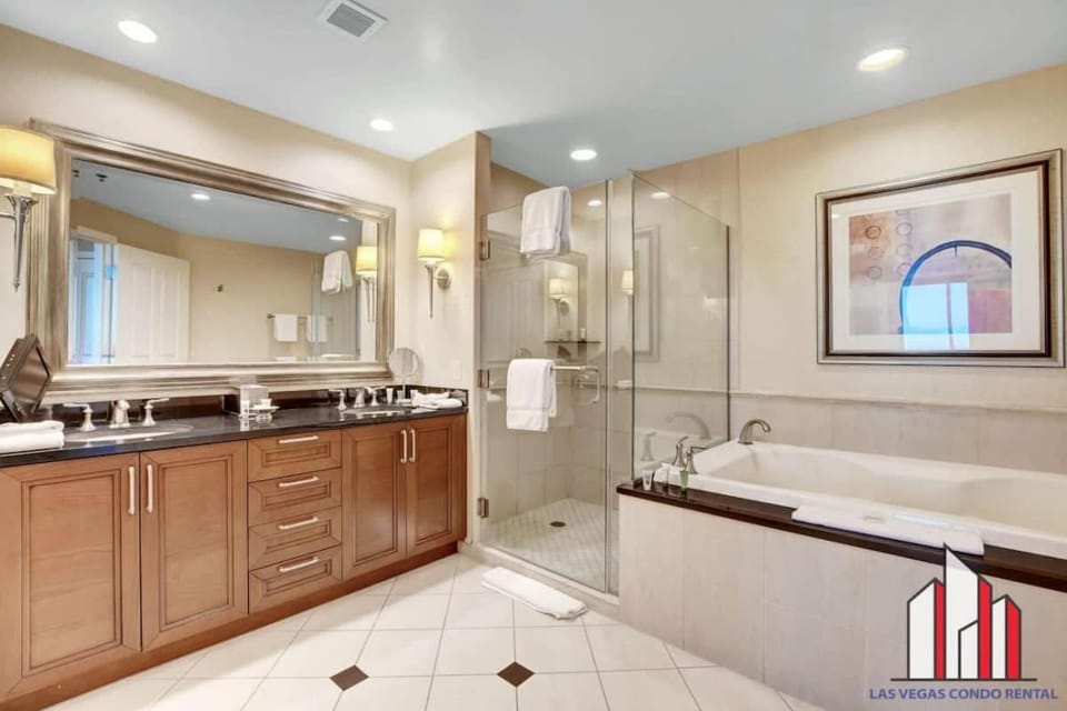 MGM Signature-36-603 Strip View Jacuzzi Studio House in Las Vegas Strip