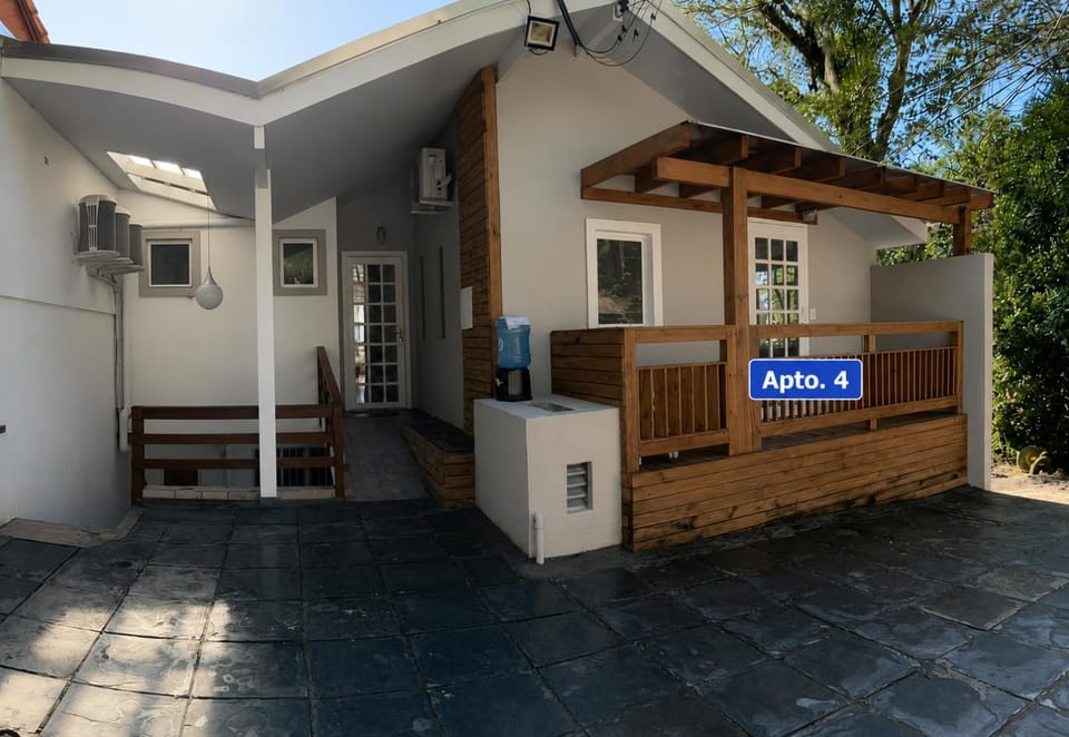 Facade/entrance, Balcony/Terrace