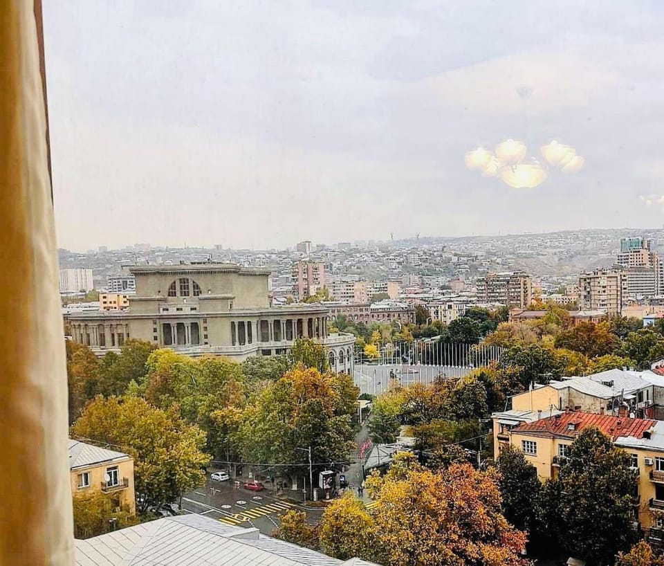 Luxury Spacious 2Bedroom +Balcony Near Opera and Northern Avenue, Middle Of Center Apartment in Yerevan