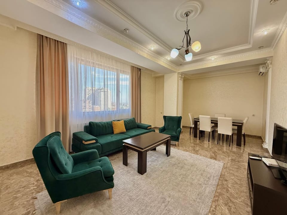 Luxury Spacious 2Bedroom +Balcony Near Opera and Northern Avenue, Middle Of Center Apartment in Yerevan